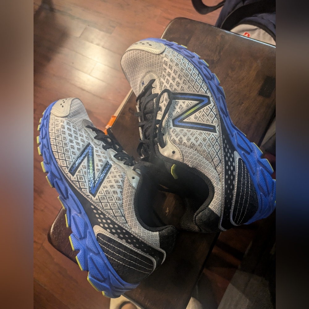 Athletic shoes for men stylish